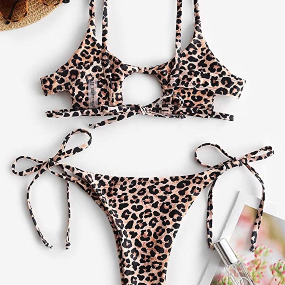 bikini - Picture 2 of 2